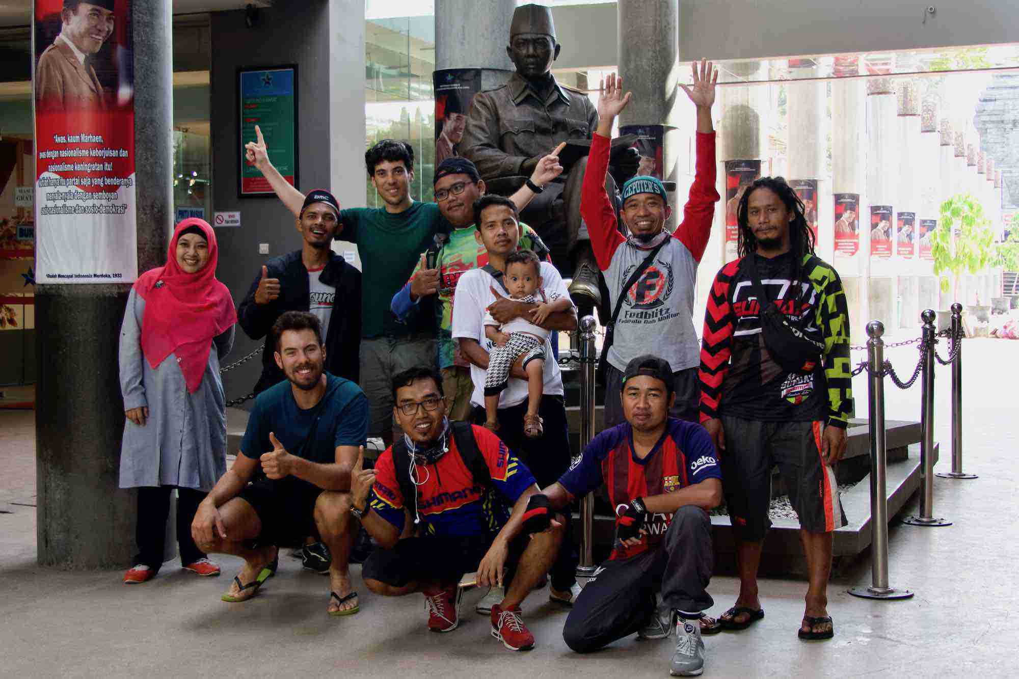 Blitar cycling team and Sukarno